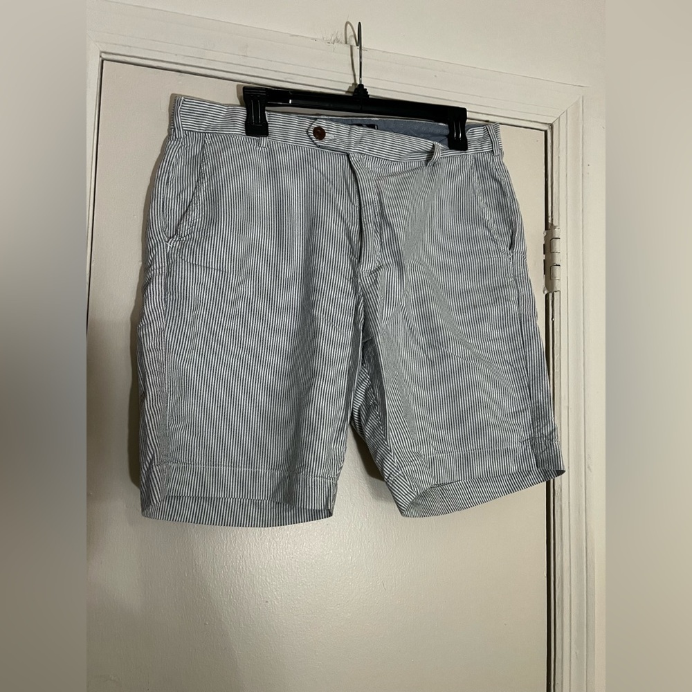 American Heritage Grey and white striped cotton shorts
Size 34 9” InSeam